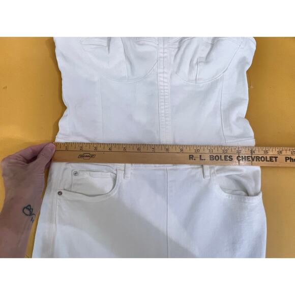 Guess Vanna Sleeveless Skinny Leg Denim Jumpsuit White Womens Size M x 29 NWT - Picture 13 of 15